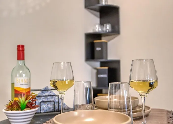 Gabriel's - 2 Bedroom By Solea Homes 斯利马