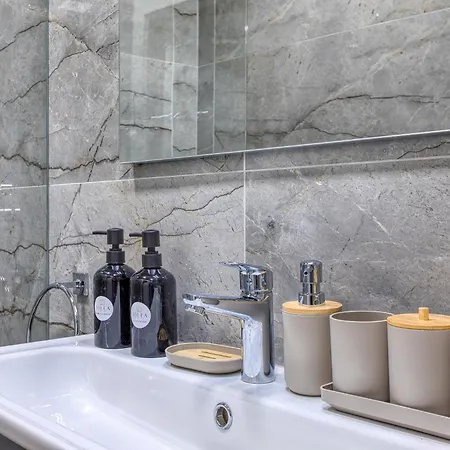 Gabriel's - 2 Bedroom By Solea Homes * スリーマ